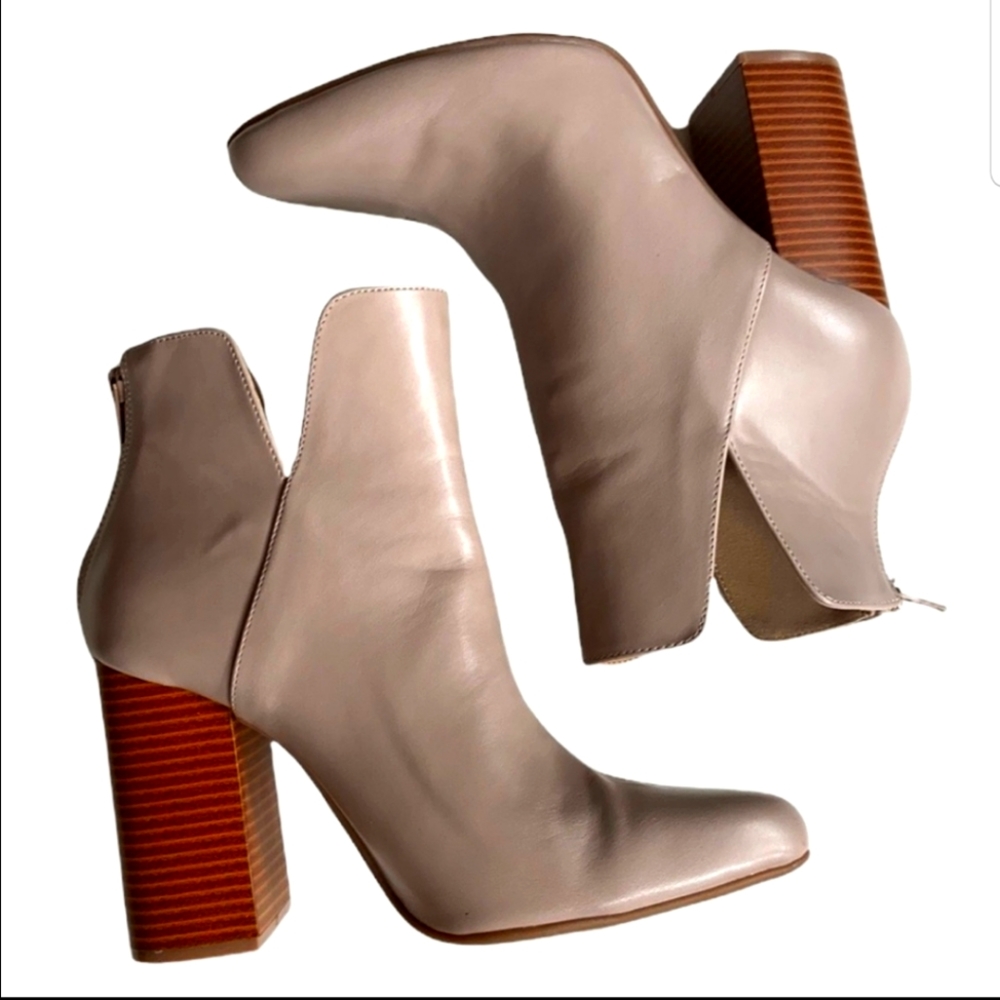 Express ankle bootie.